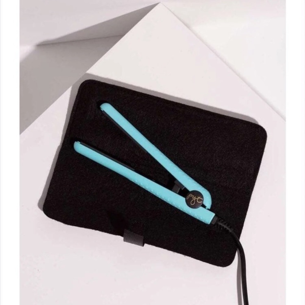 🔴SOLD: Mini Ceramic Hair Straightener